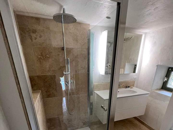 Faites confiance à nos experts plombiers pour des travaux de qualité.